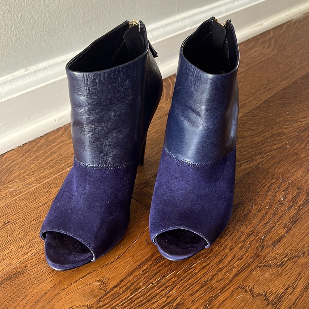 Nine West navy open toe booties